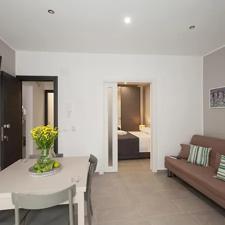 Appartement Holiday House Da Vinci *